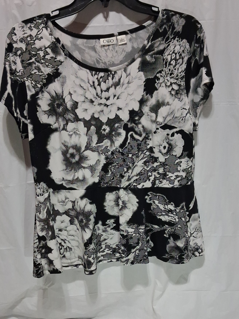💥Cato Floral Peplum Top Large Black White Short Sleeve Blouse Large Excellent💥